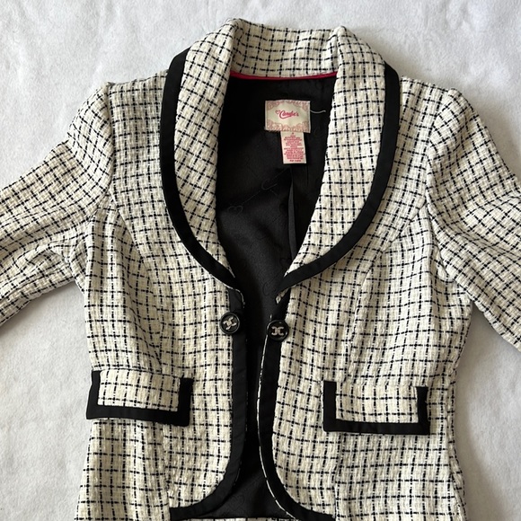 Candie's Jackets & Blazers - Candies off white and black blazer SMALL